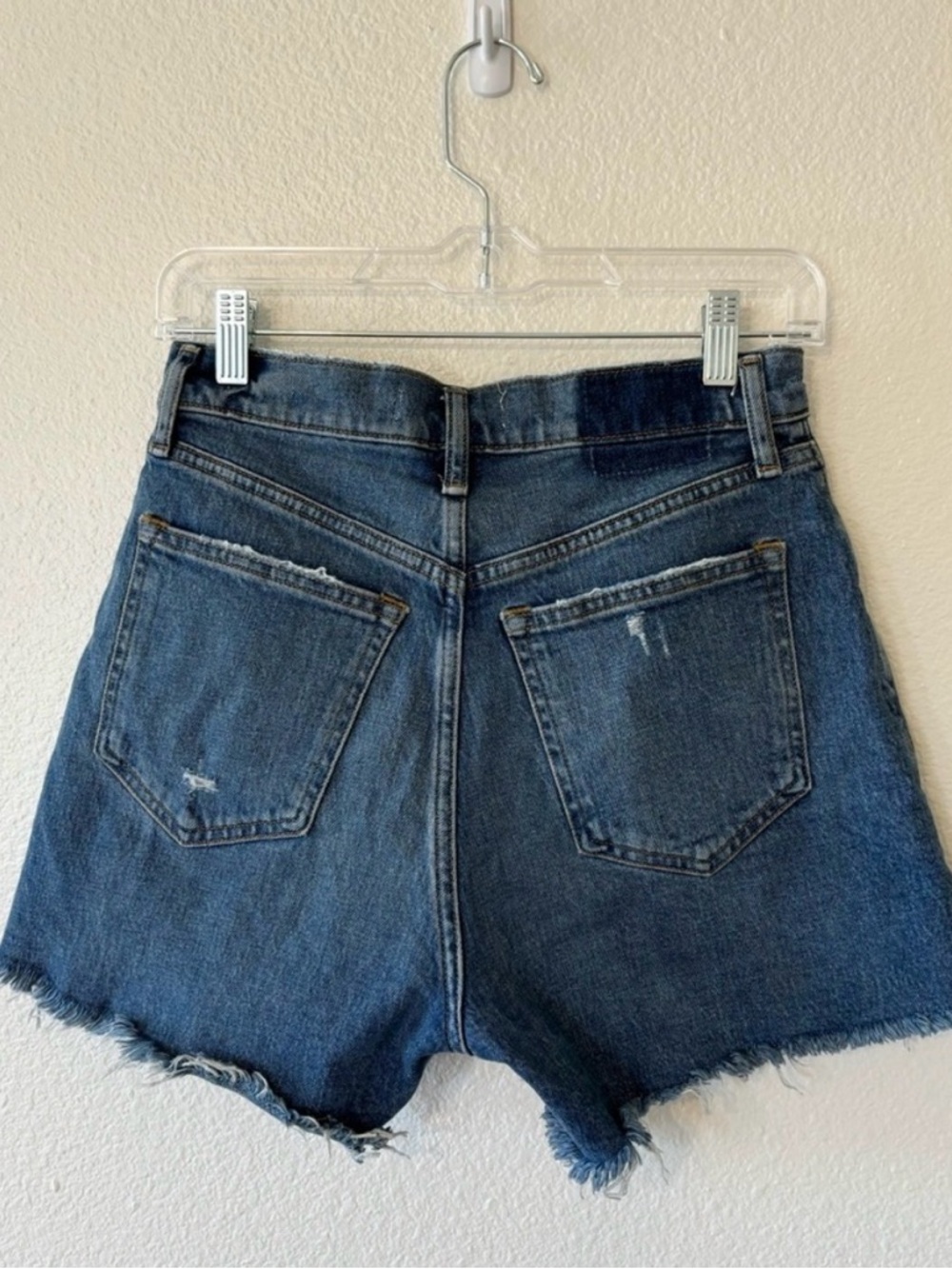 Abercrombie & Fitch the 4” mom short high rise 26